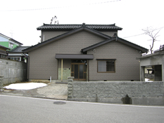 坪当り12.7万円