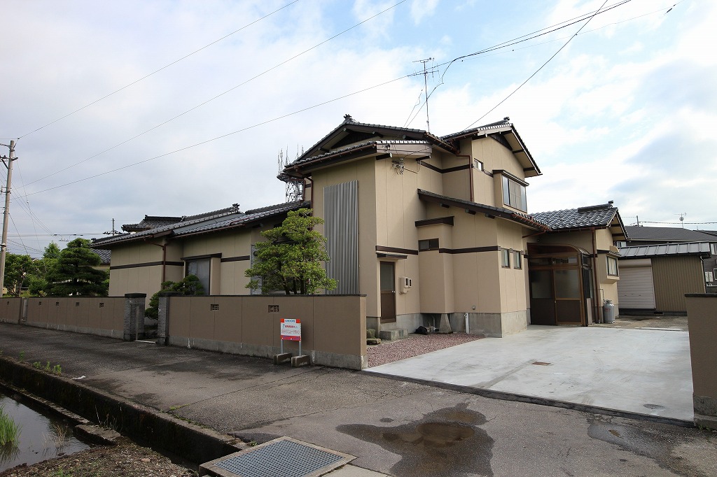 坪当り11.5万円