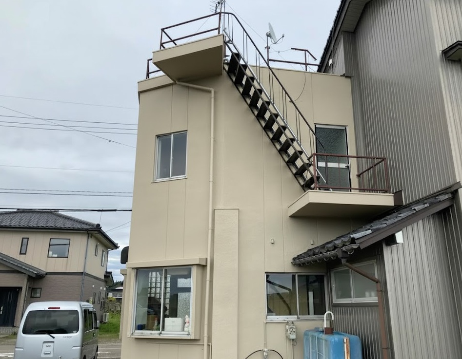 外壁塗装で明るくキレイな外壁に大変身